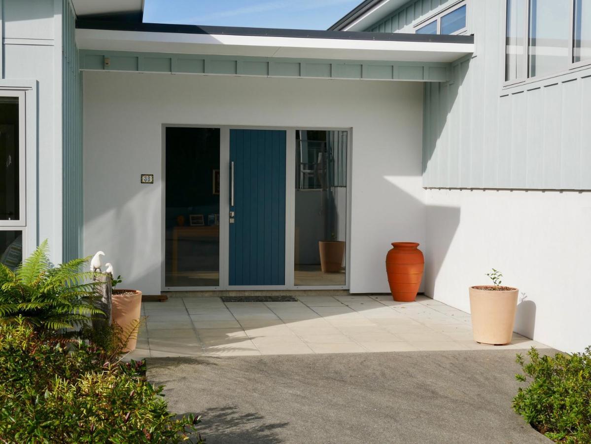 Aston Road Villa Bed & Breakfast Waikanae Εξωτερικό φωτογραφία