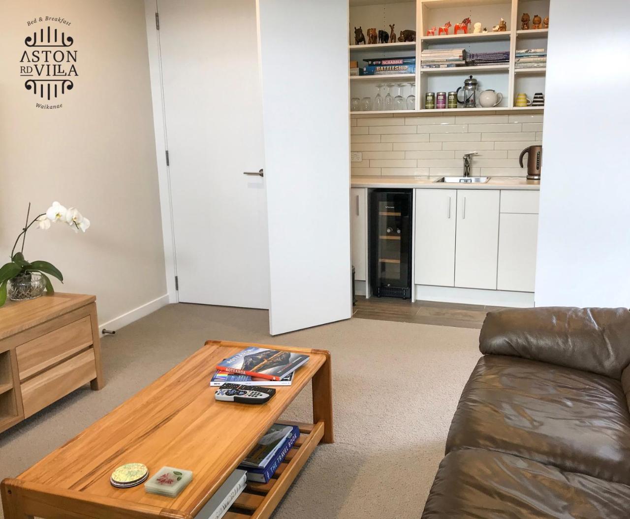 Aston Road Villa Bed & Breakfast Waikanae Εξωτερικό φωτογραφία